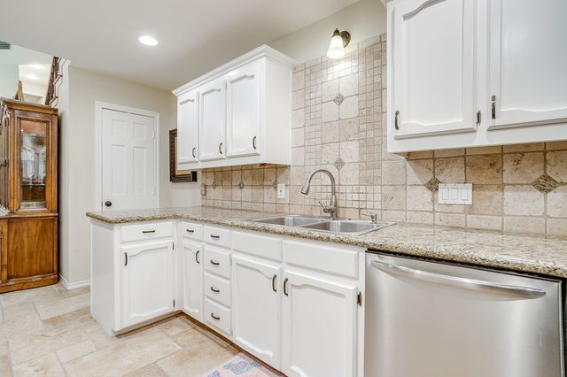 5425 Collinwood Avenue, Fort Worth, TX 76107