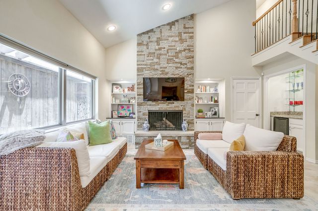 5425 Collinwood Avenue, Fort Worth, TX 76107