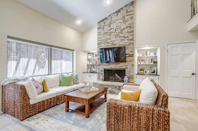 5425 Collinwood Avenue, Fort Worth, TX 76107