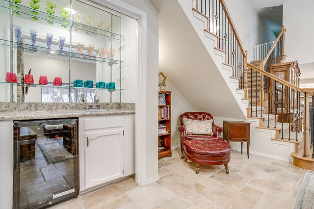 5425 Collinwood Avenue, Fort Worth, TX 76107