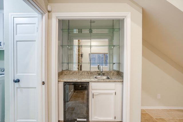 5425 Collinwood Avenue, Fort Worth, TX 76107