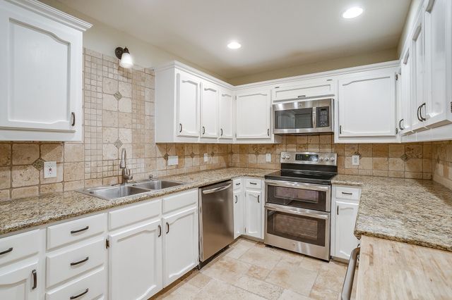 5425 Collinwood Avenue, Fort Worth, TX 76107