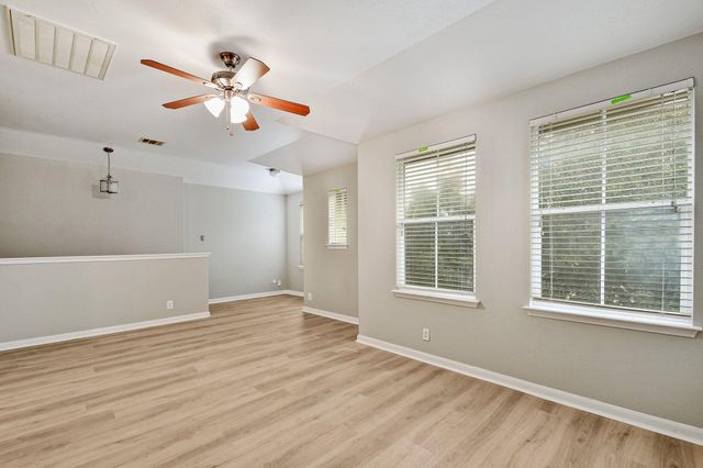 1030 Birdsong LN, New Braunfels, TX 78130