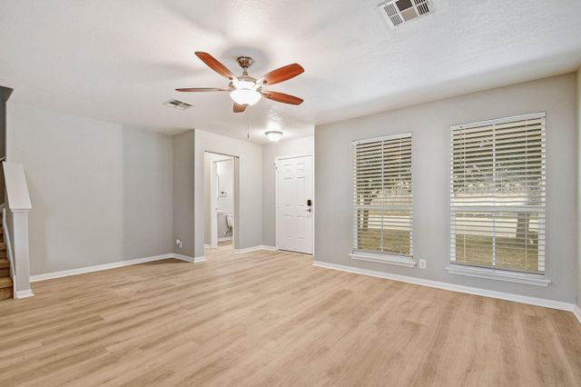 1030 Birdsong LN, New Braunfels, TX 78130