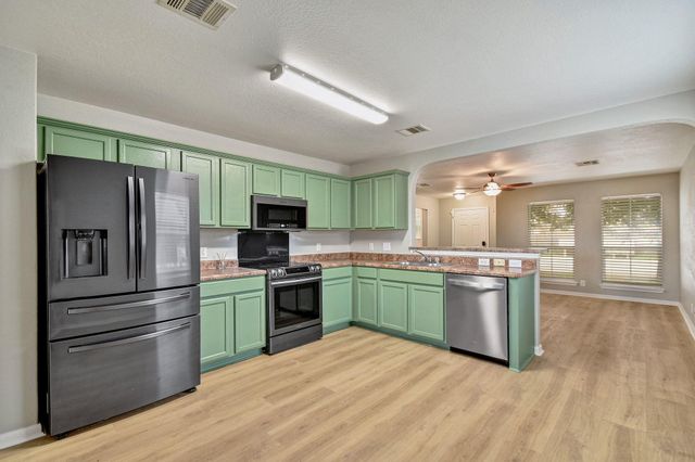 1030 Birdsong LN, New Braunfels, TX 78130