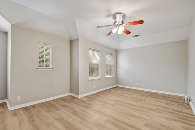 1030 Birdsong LN, New Braunfels, TX 78130