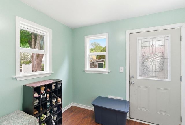 11 Allen St, Newburyport, MA 01950