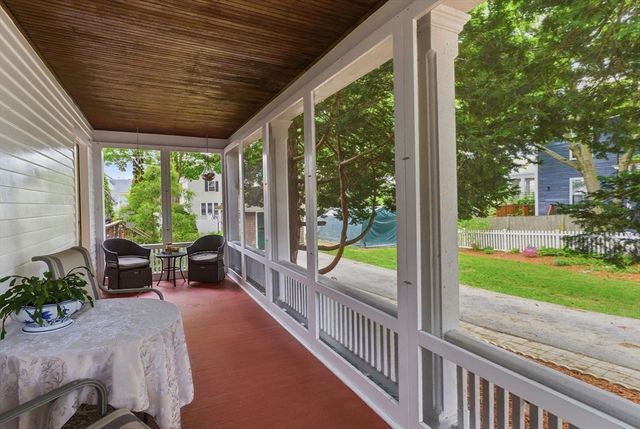 11 Allen St, Newburyport, MA 01950