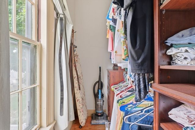 11 Allen St, Newburyport, MA 01950