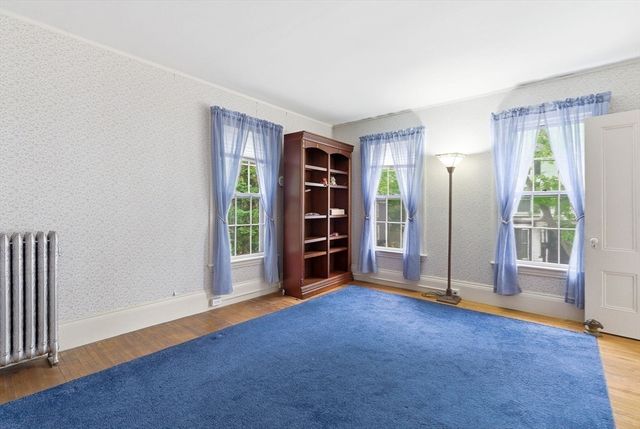 11 Allen St, Newburyport, MA 01950