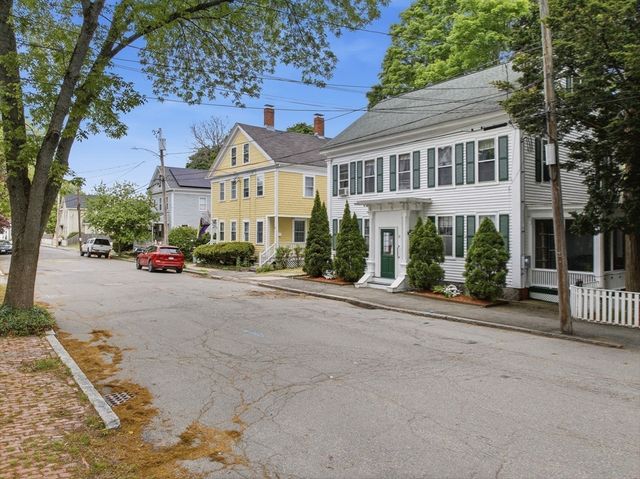 11 Allen St, Newburyport, MA 01950
