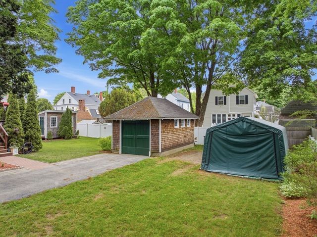 11 Allen St, Newburyport, MA 01950