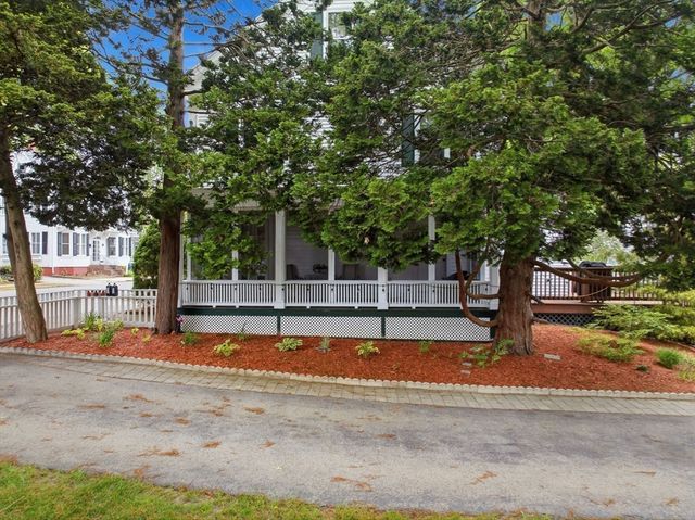11 Allen St, Newburyport, MA 01950