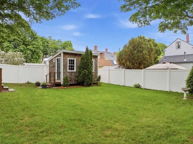 11 Allen St, Newburyport, MA 01950