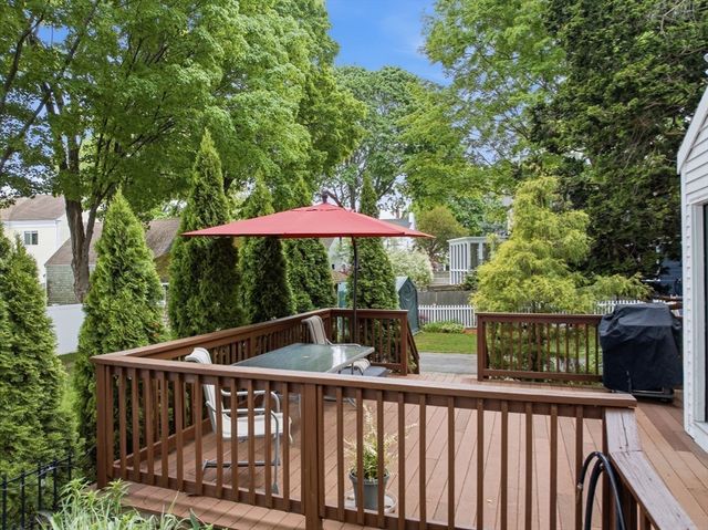 11 Allen St, Newburyport, MA 01950