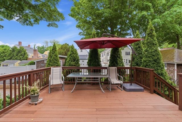 11 Allen St, Newburyport, MA 01950
