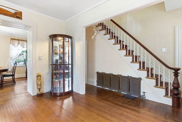 11 Allen St, Newburyport, MA 01950