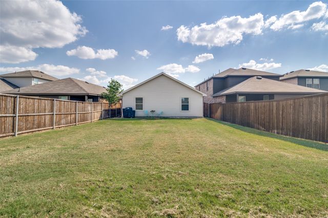 1075 Old Oaks Drive, Forney, TX 75126