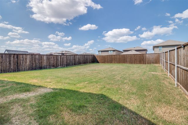 1075 Old Oaks Drive, Forney, TX 75126