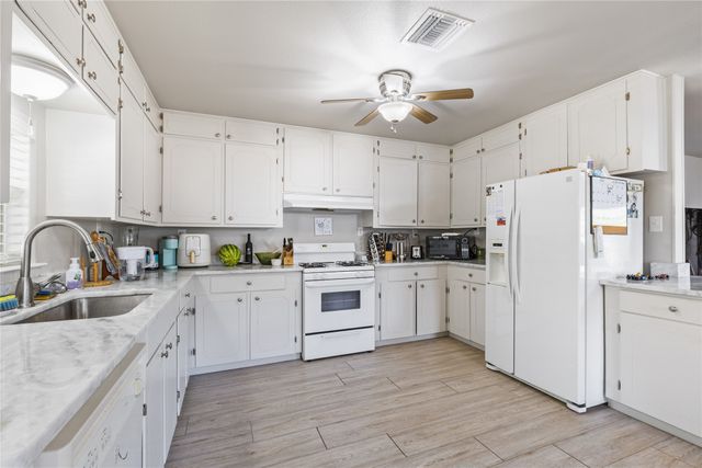 3804 Sandy Beach Drive, Granbury, TX 76049