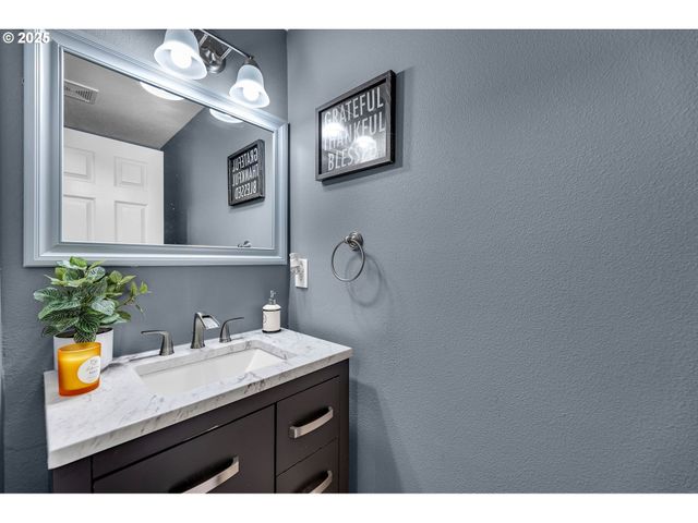 8714 Ne 77TH Way, Vancouver, WA 98662