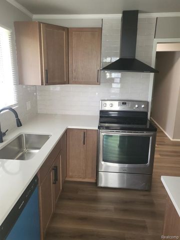 30256 Southfield Road, Southfield, MI 48076