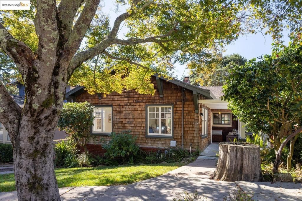 1124 Walnut St, Berkeley, CA 94707