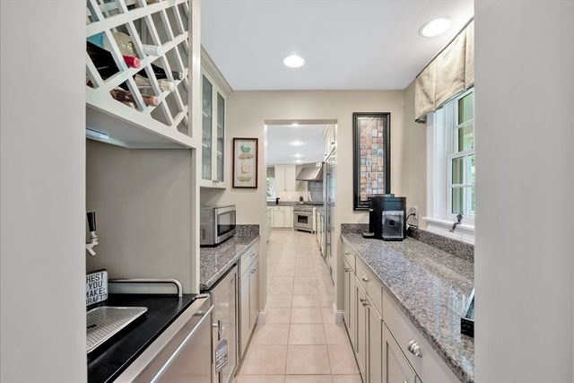 72 Highwood Way, Mashpee, MA 02649