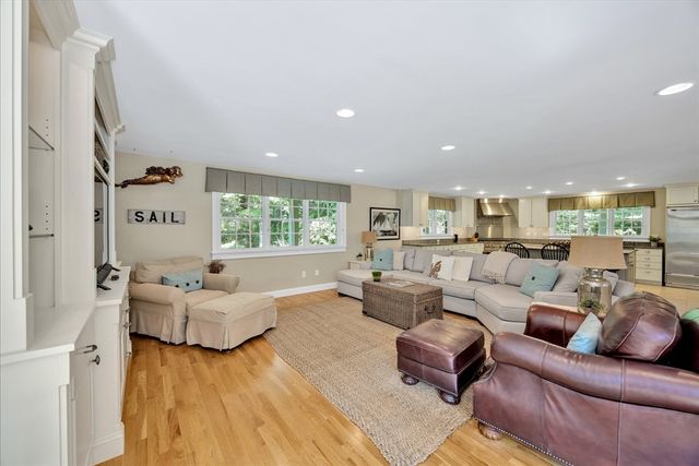 72 Highwood Way, Mashpee, MA 02649