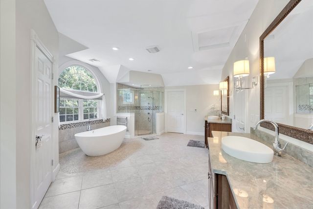 72 Highwood Way, Mashpee, MA 02649