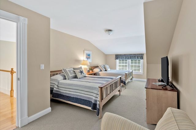 72 Highwood Way, Mashpee, MA 02649