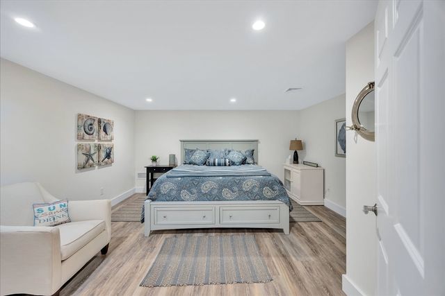 72 Highwood Way, Mashpee, MA 02649