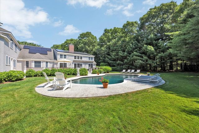 72 Highwood Way, Mashpee, MA 02649