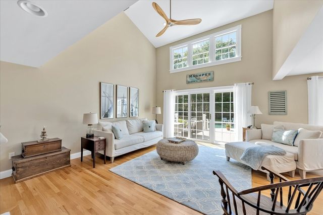 72 Highwood Way, Mashpee, MA 02649