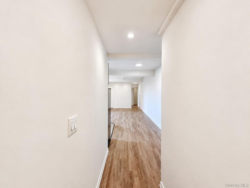 1594 Unionport Road 3H, Bronx, NY 10462 — photo 3