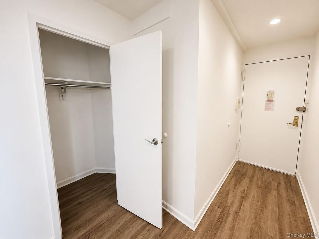 1594 Unionport Road 3H, Bronx, NY 10462 — photo 4