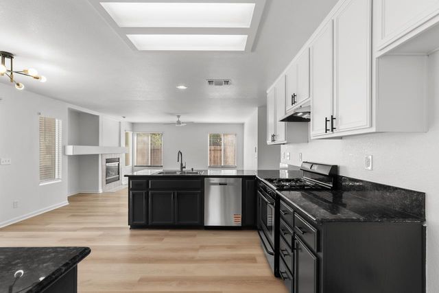 4806 Moraga Ln, Stockton, CA 95206