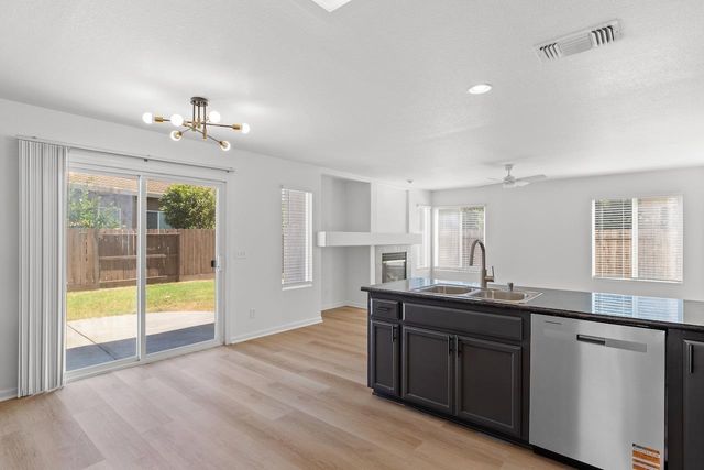 4806 Moraga Ln, Stockton, CA 95206