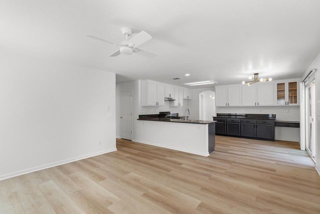 4806 Moraga Ln, Stockton, CA 95206