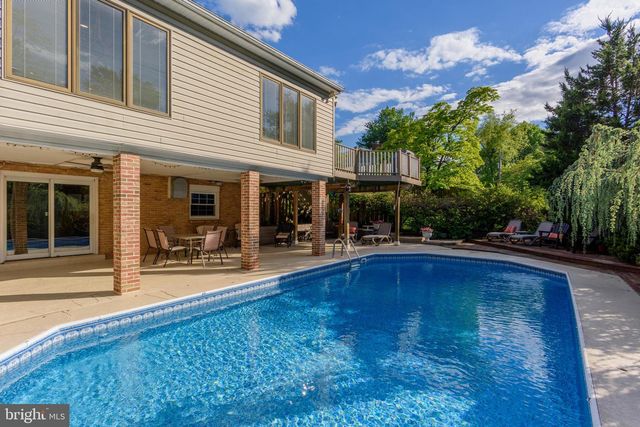 352 BLACKSMITH RD, Camp Hill, PA 17011
