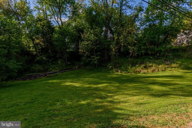 352 BLACKSMITH RD, Camp Hill, PA 17011