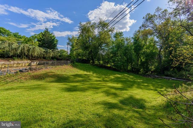 352 BLACKSMITH RD, Camp Hill, PA 17011