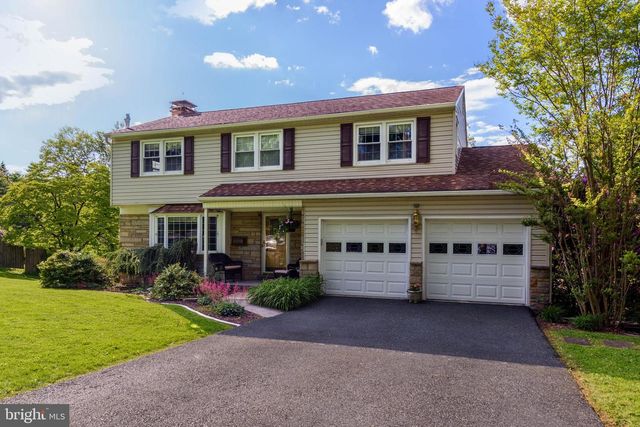 352 BLACKSMITH RD, Camp Hill, PA 17011