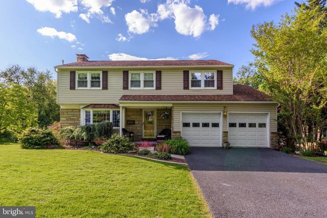 352 BLACKSMITH RD, Camp Hill, PA 17011