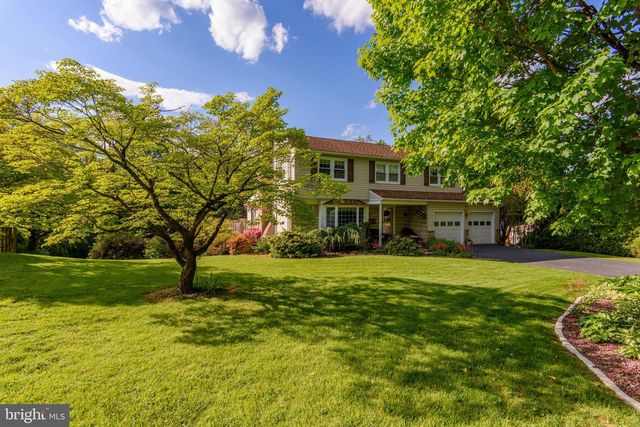 352 BLACKSMITH RD, Camp Hill, PA 17011