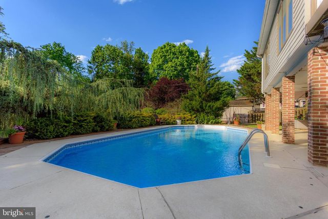 352 BLACKSMITH RD, Camp Hill, PA 17011