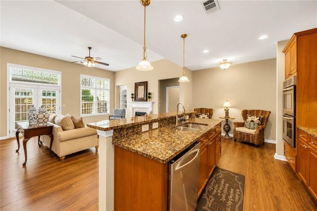336 Signature Circle 4, Powder Springs, GA 30127