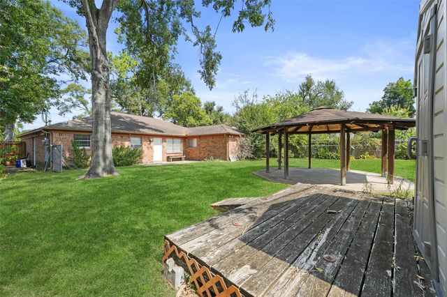 5907 Peg Street, Houston, TX 77092