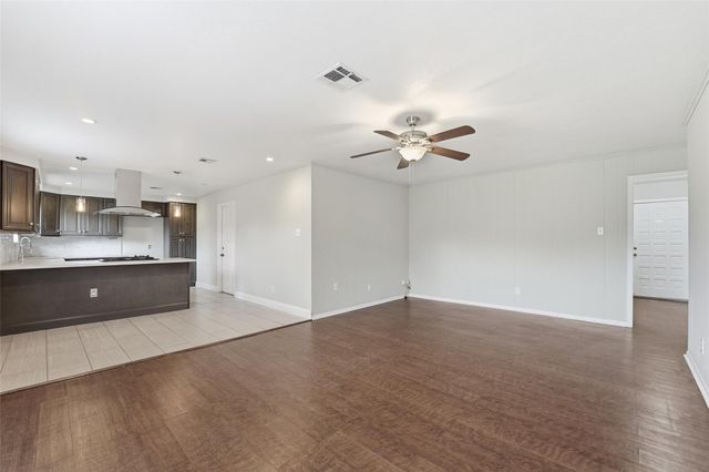 5907 Peg Street, Houston, TX 77092