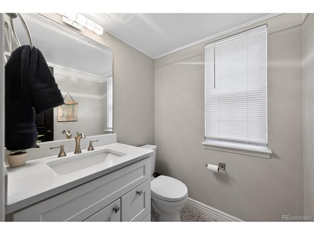 8198 W 81st Dr, Arvada, CO 80005